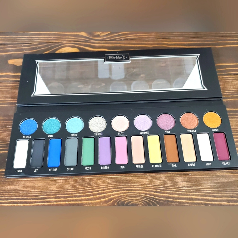 Kat Von D Metal Matte Eyeshadow Palette